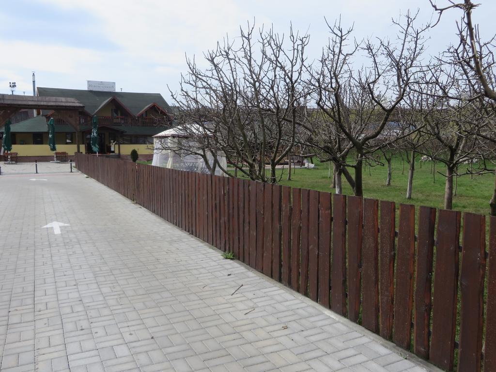 Harom Szekely Fogado Hotel Miercurea Ciuc Buitenkant foto
